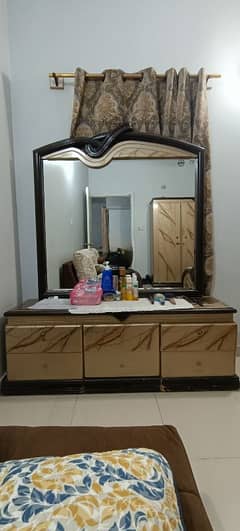 Dressing table 0