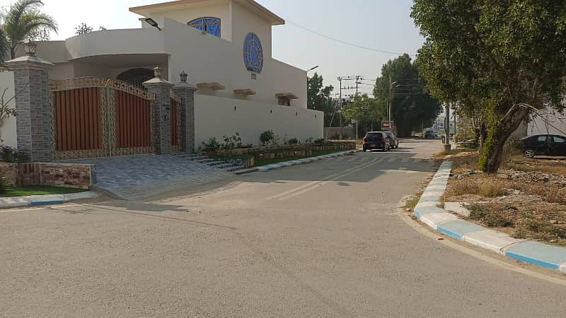 600 SQY PLOT CORNER - 150 Feet Road - MEERUT SOCIETY, SECTOR 9A, SCHEME 33 2