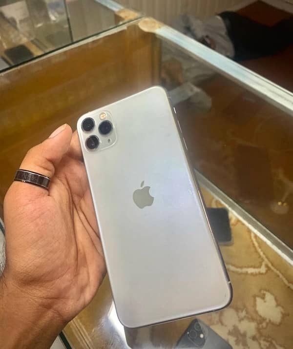 iphone 11 pro max 3