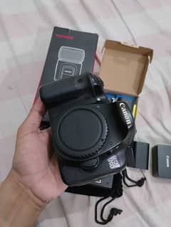 Canon 70d body with accessories