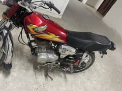 Honda 125 Red