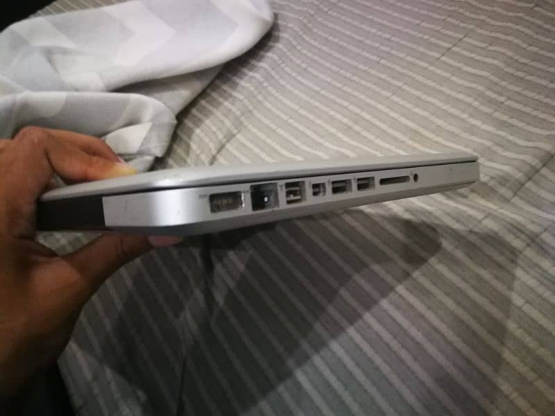 Macbook Pro 2012 catalina OS 4