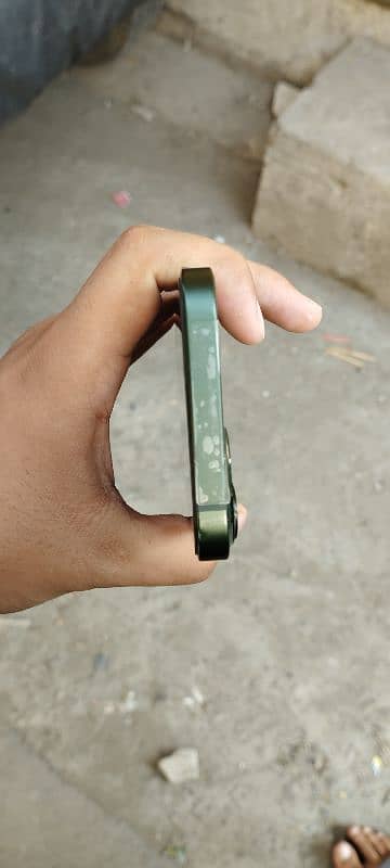 Iphone 13 ha new condition ha koi masla ni ha buss payso ke zarurat ha 6