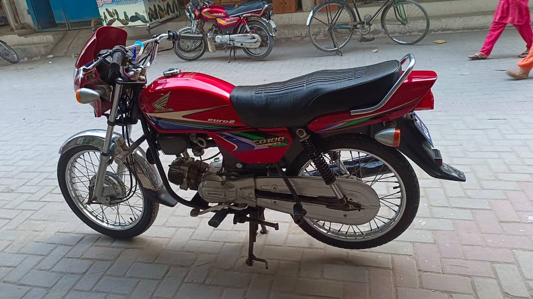 Honda CD 100 2009 3