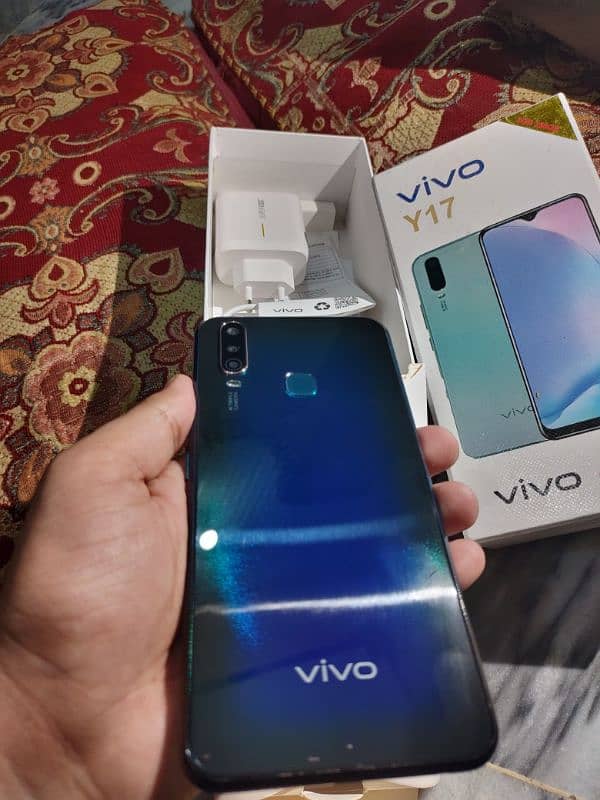 vivo Y17 8/256 read add 4