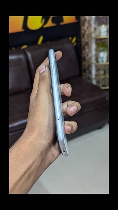 iPhone xr dual pta 128 gb 2