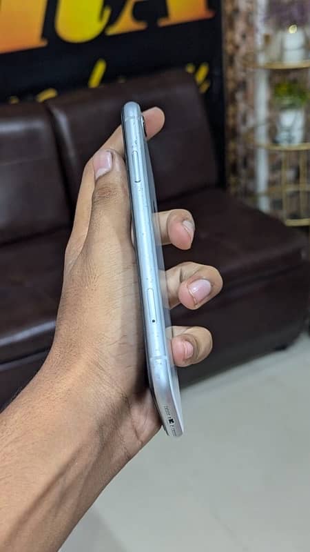 iPhone xr dual pta 128 gb 9