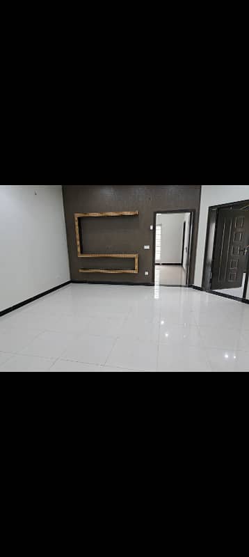 attention Brand New ViP 10 Marla lower portion available for rent in Bahria Town Lahore 5