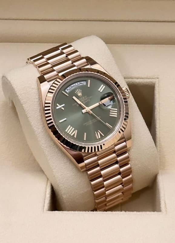 WATCH BUYER / Rolex Datejust Omega Speedmaster Cartier Santos Chopard 2