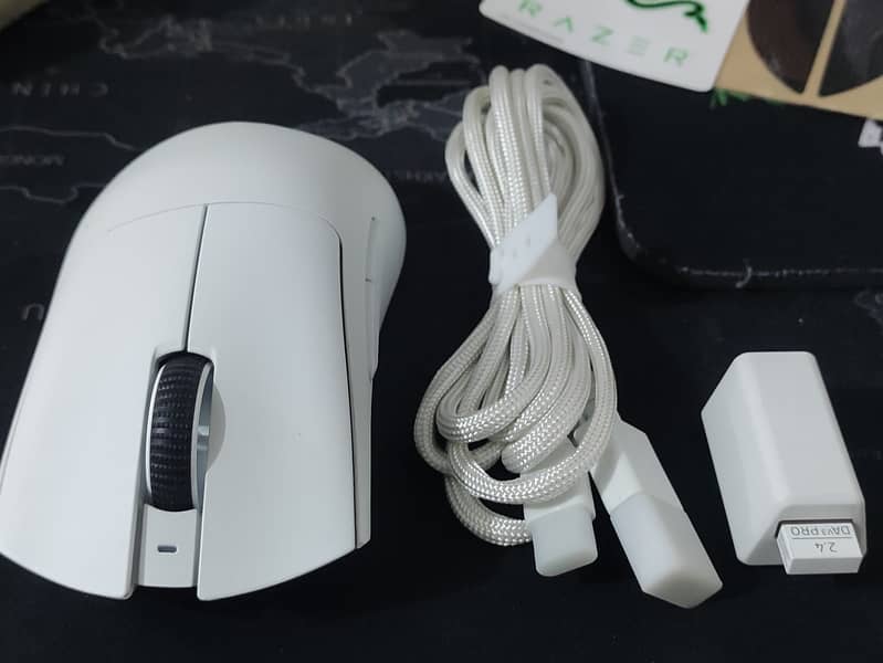 Razer DeathAdder V3 Pro White (Open Box) Wireless RGB Gaming Mouse 5