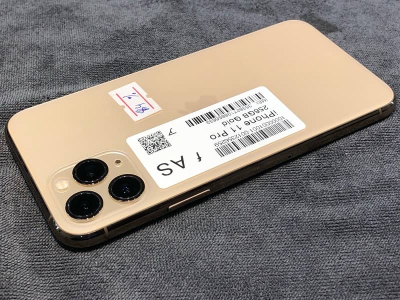 i phone 11pro 256gb pta 5