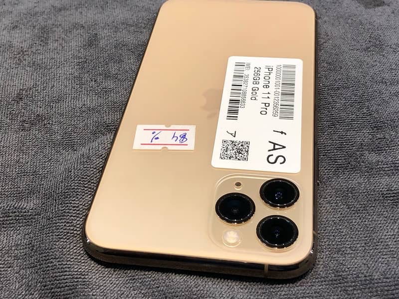 i phone 11pro 256gb pta 8