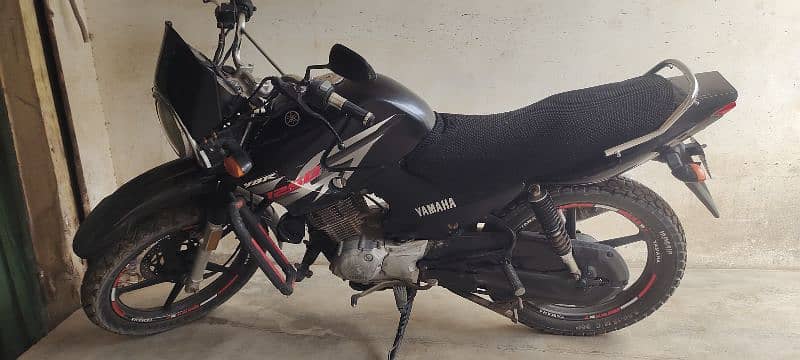 YAMAHA YBR 125G 5