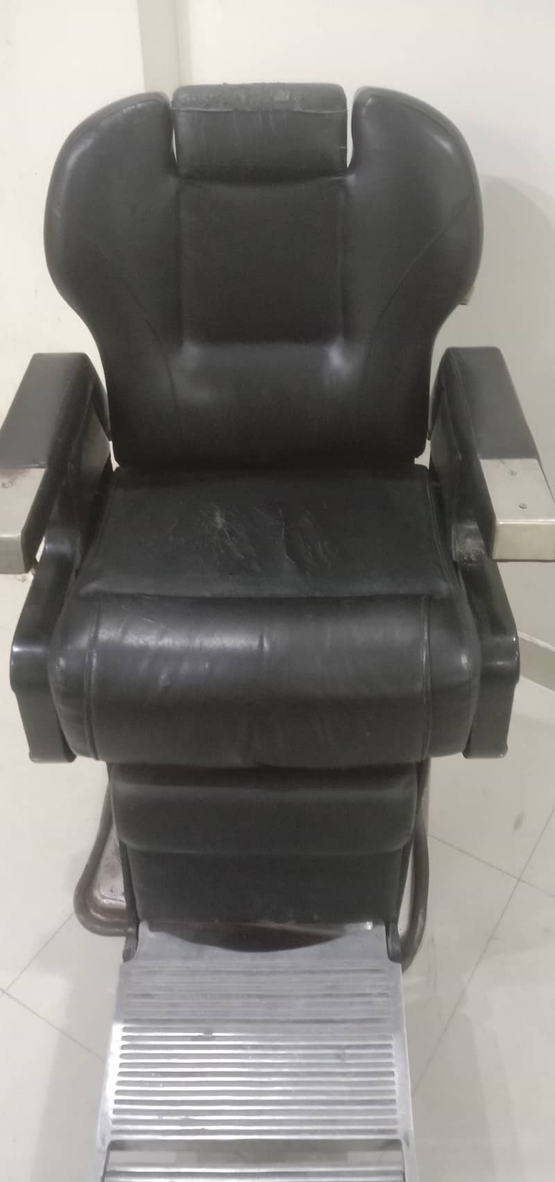 Salon Chairs 4