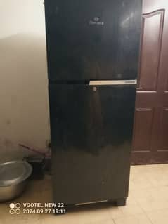 Dawlance fridge for sale only 1 year used