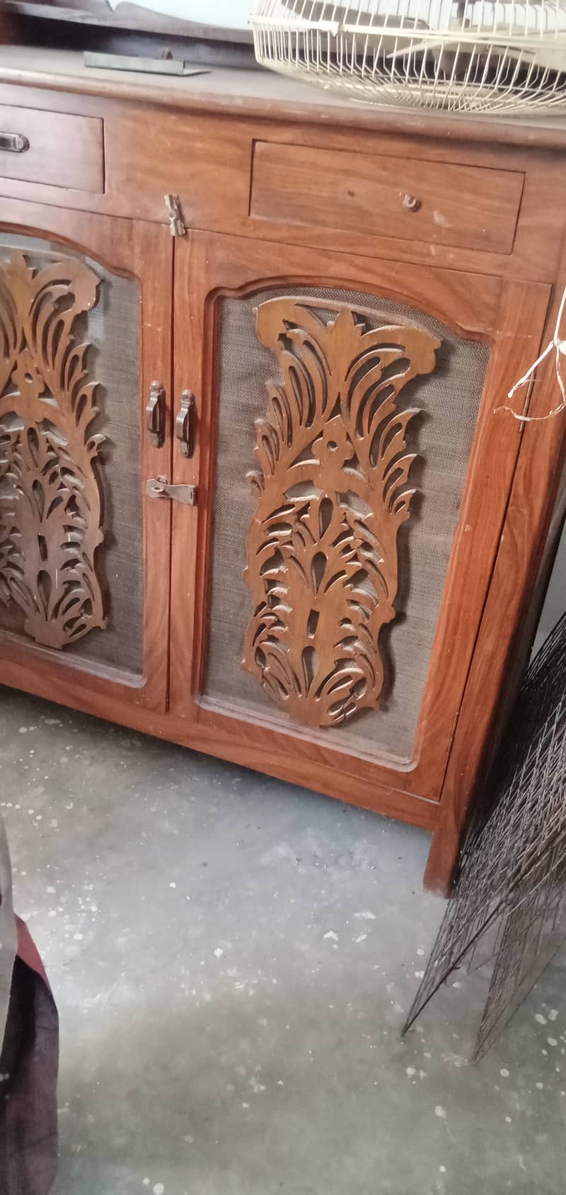 Wooden MakhiDaan For Sale 1