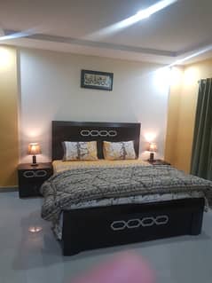 Par Day short time One BeD Room apartment Available for rent in Bahria town phase 4 and 6 empire Heights 2 Family apartment 0