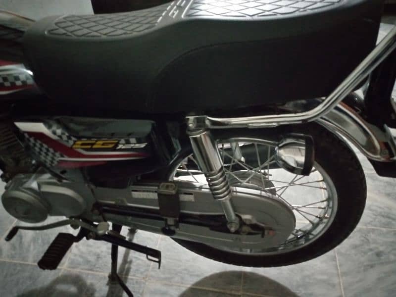 HONDA CG 125 LUSH and zero meter GENWAIN condition ma 2024 model pakka 7