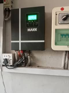 1000 wallt power ka inverter ha ye maxx company bilkul ok ha