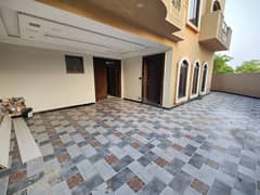 Beautiful Corner House For Rent 0