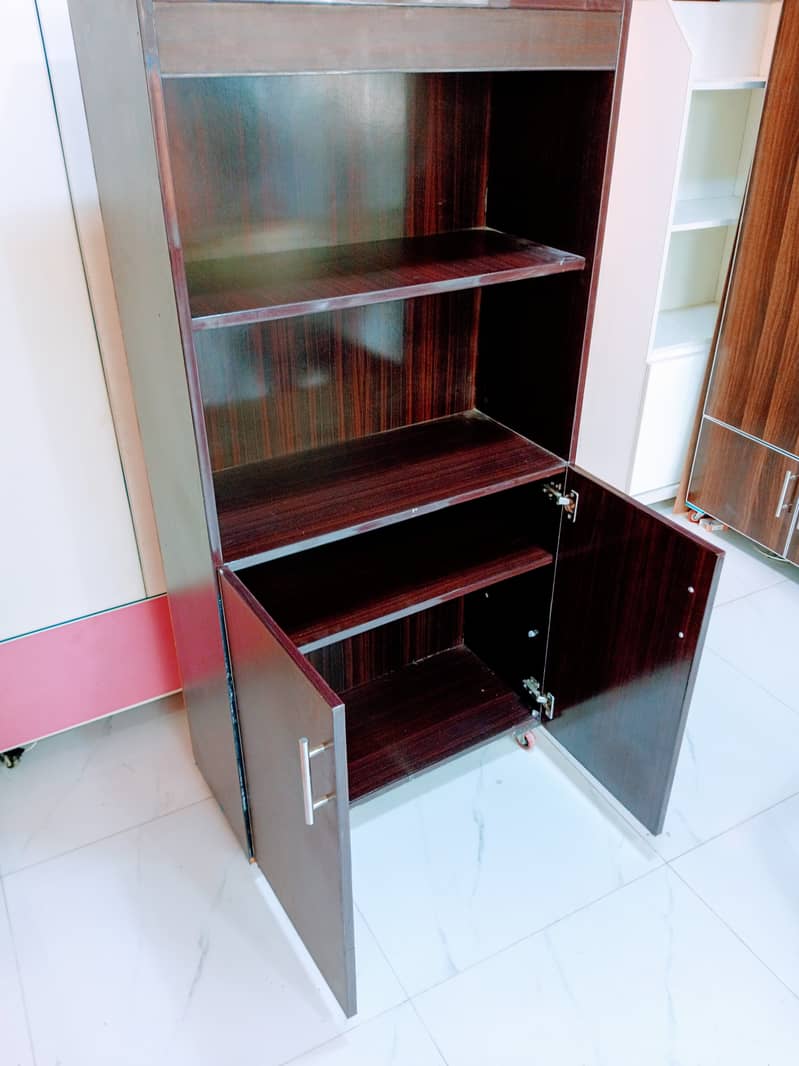 Medium safe/almari/wardrobe/almarih/lamination/uv/high gloss 3