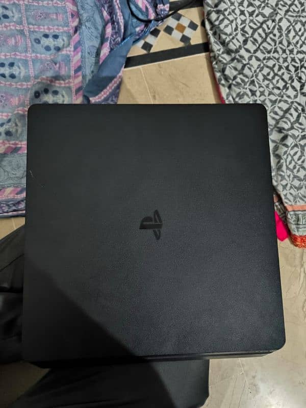 ps4 slim 1