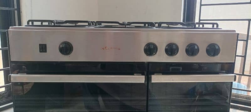 Corona Cooking Range 3 Burner, Oven and Hot Case 1