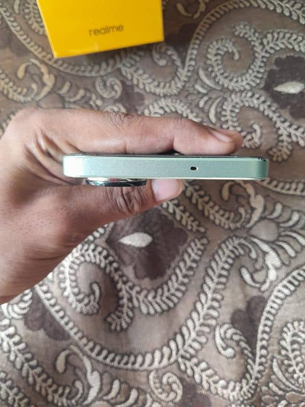 c67 realme good condition hai 6 month warranty be hai all ok hai 5