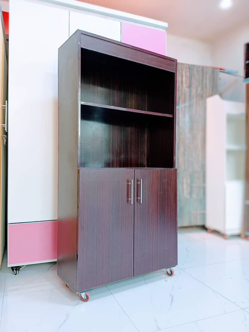 Medium safe/almari/wardrobe/almarih/lamination/uv/high gloss 4