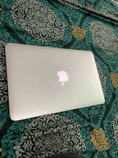 Mac Air 11 inch 128gb ssd 2gb ram  32000 0