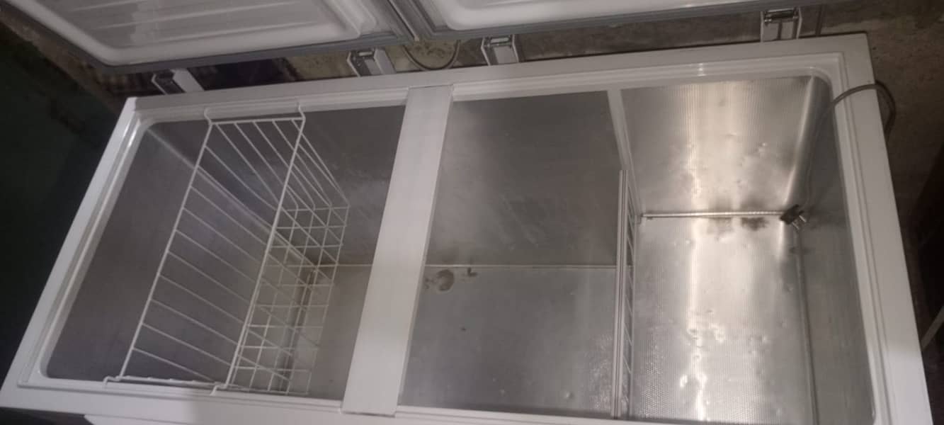 DAWLANCE DEEP FREEZER JUST ONE  WEEK USED FOR SALE 2