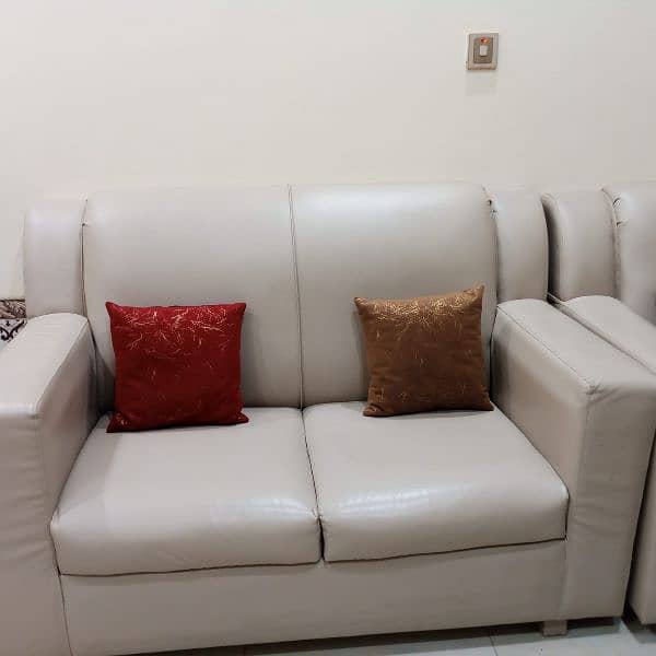 2+2+3 seater sofa for sale (in good condition) 1