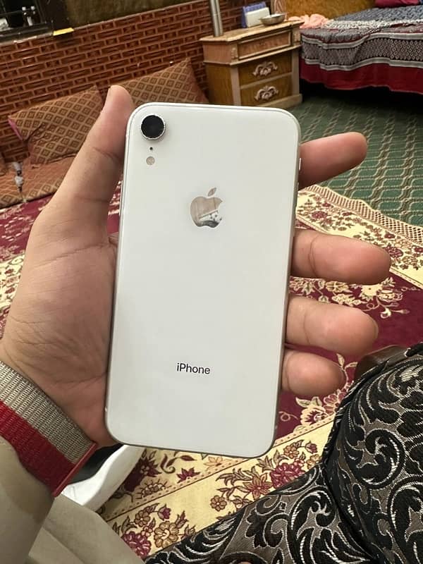 iphone xr White 1