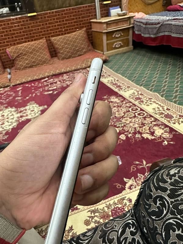 iphone xr White 2