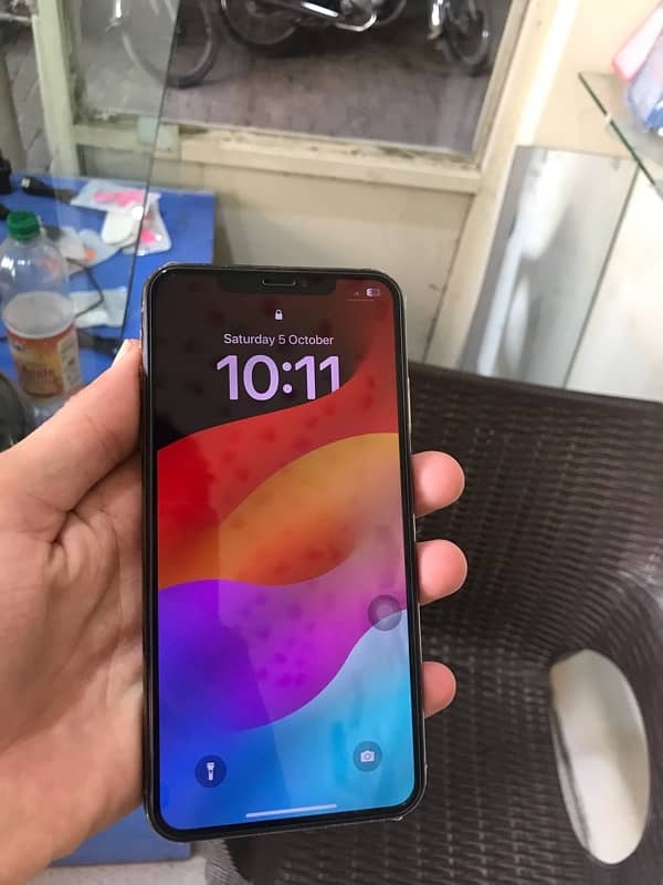 I phone XS max 256gb non pta sim time available battry change 3