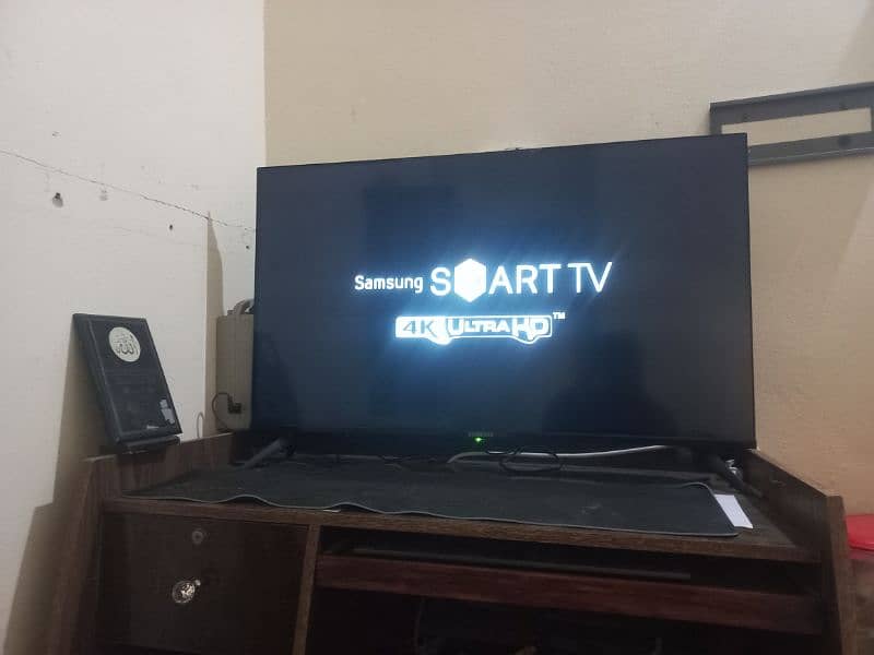 smart LED TV 1