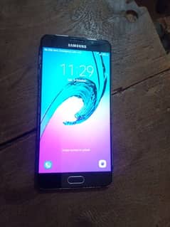 samsung A7 2016 2GB Ram 16 GB Storage