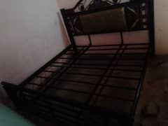 main apna iron bed sell kr rha hn