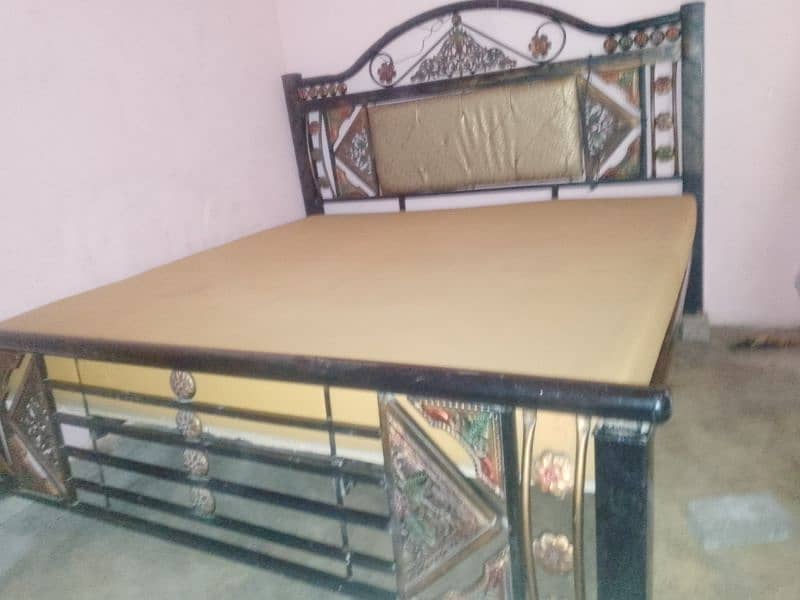 main apna iron bed sell kr rha hn 1