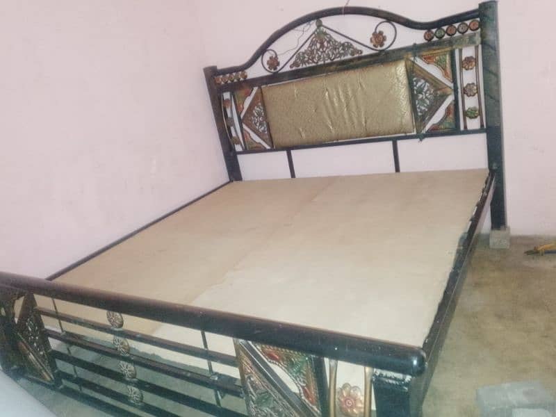 main apna iron bed sell kr rha hn 2