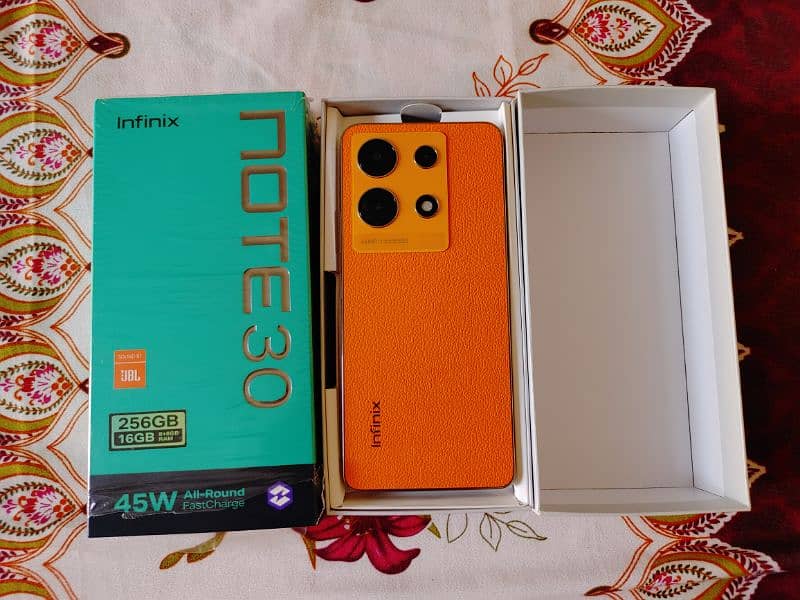 Infinix not 30 argent sail price 33000 only interested costamer 1