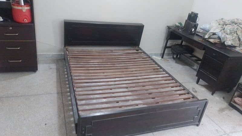 Used wooden bed 4