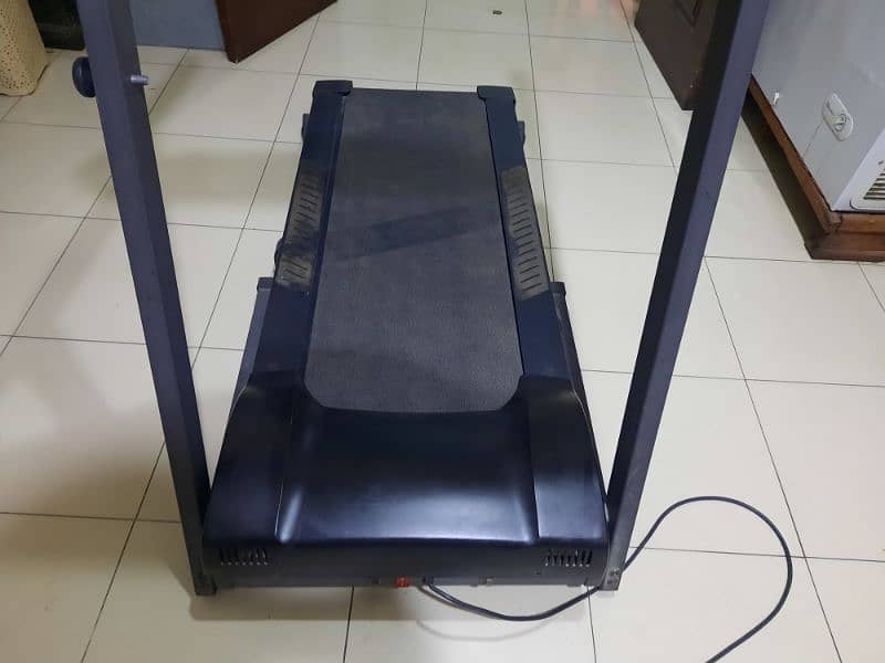 Slimline Treadmill (Black) – Good Condition! 2