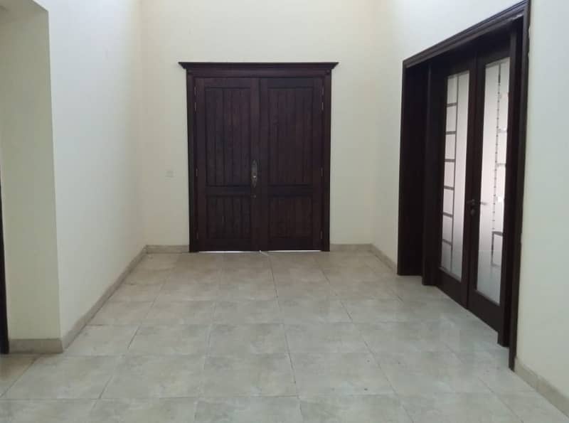 3 Bed 1 Kanal Upper Portion Good Location For Rent In DHA Phase 5 Lahore 4