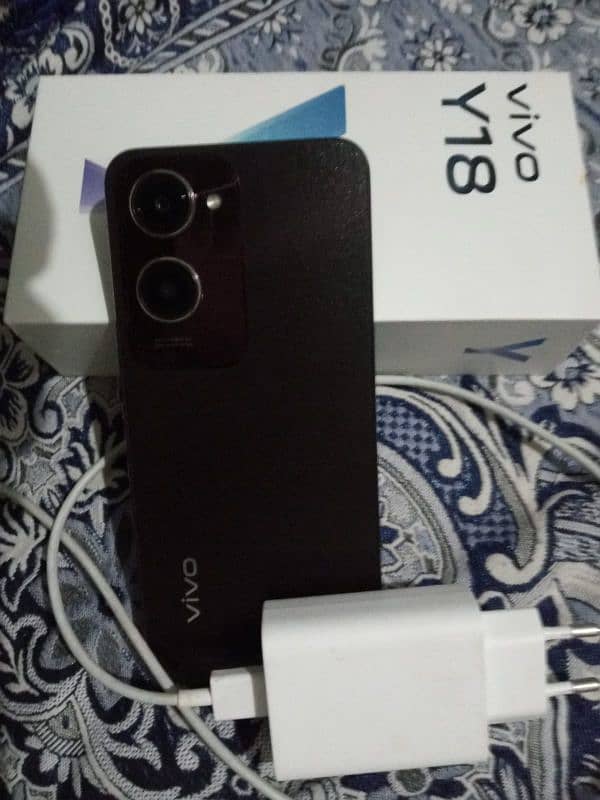 vivo y18 box open 1