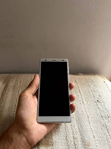 Sony Xperia xz2 in excellent condition best for gaming 0