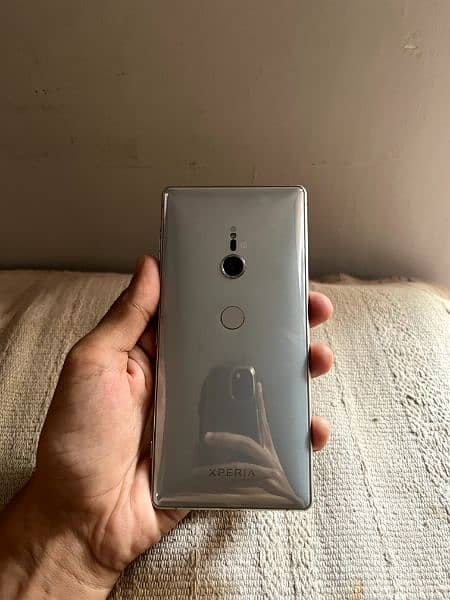 Sony Xperia xz2 in excellent condition best for gaming 2