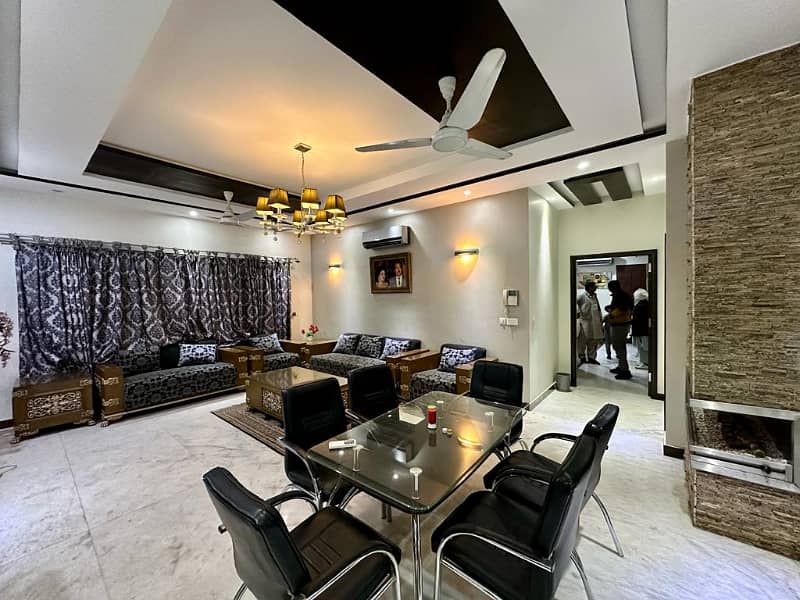 1 Kanal Luxury Bungalow For Sale In DHA Phase 5, Lahore. 9