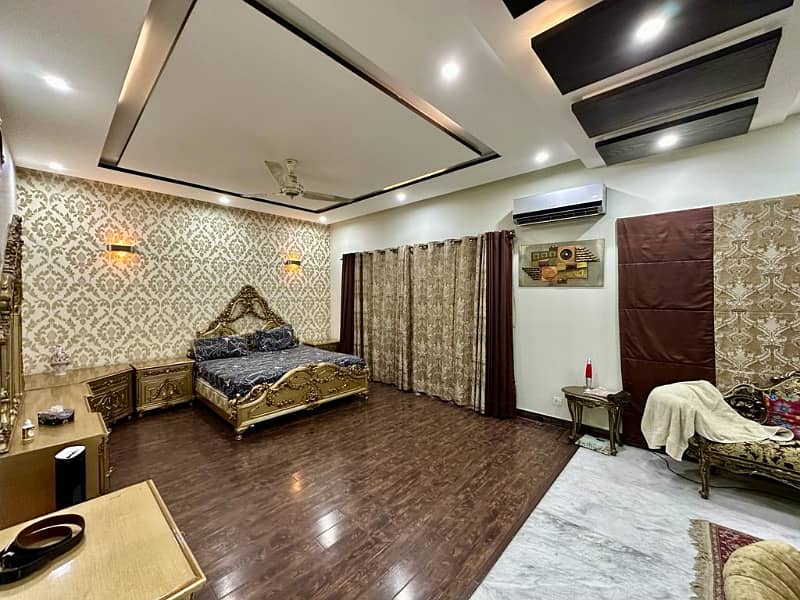 1 Kanal Luxury Bungalow For Sale In DHA Phase 5, Lahore. 11