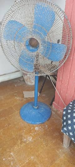 pedestal fan